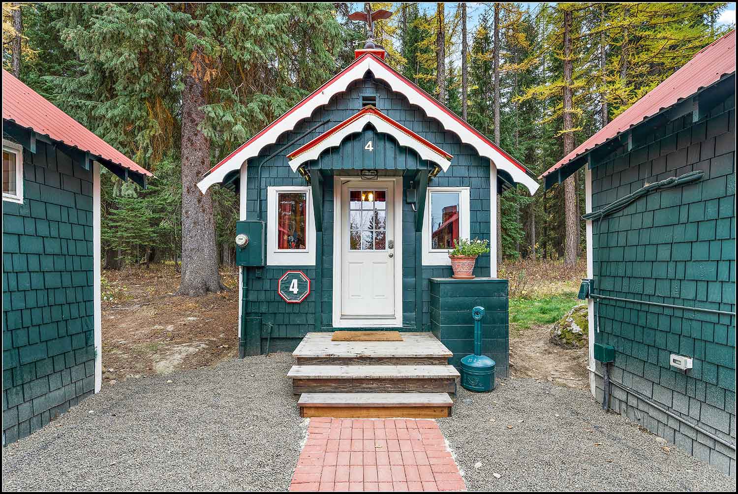 The Sharlie cabin exterior